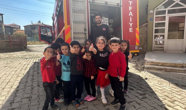 Hakkari'nin Yüksekova Belediyesi İtfaiye Müdürlüğü ekipleri, 'İtfai...