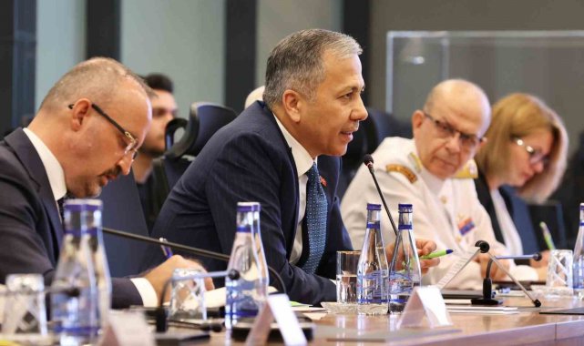 İçişleri Bakanı Ali Yerlikaya, Malezya İçişleri Bakanı Saifuddin Nasution B...