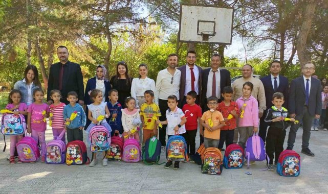 İnhisar Belediyesi 2023-2024 eğitim öğretim döneminde öğrencilere çanta hed...