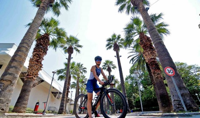 İzmir Büyükşehir Belediyesi Gençlik ve Spor Kulübü'nün 'Demir Lady&...