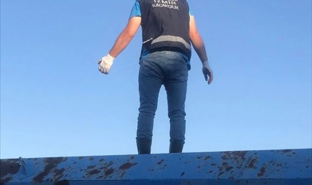 İzmir genelinde polis ekipleri tarafından gerçekleştirilen 17 ayrı kaçakçıl...