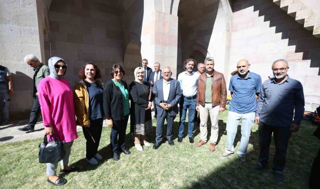 Kayseri Büyükşehir Belediye Başkanı Dr. Memduh Büyükkılıç, eşi Dr. Necmiye ...