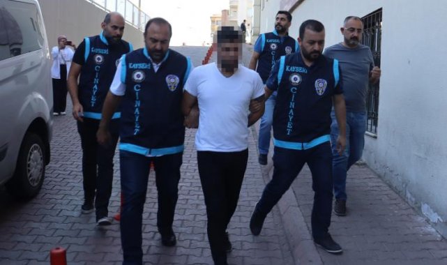 Kayseri'nin Melikgazi ilçesinde iki farklı düğün salonundan çıkan araçl...