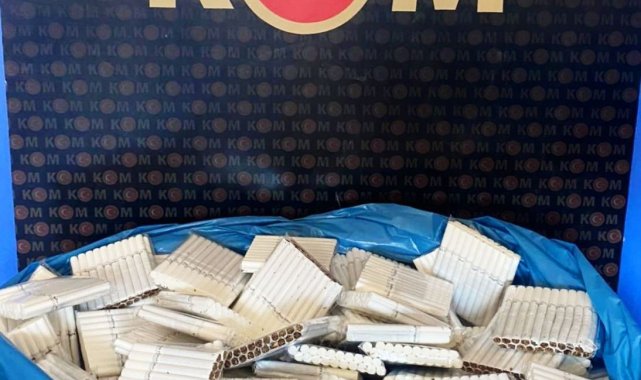 Kırıkkale'de polis ekiplerince durdurulan bir araçta 4 bin 100 adet içi...