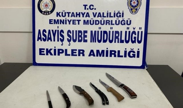 Kütahya'da polis ekiplerinin gerçekleştirdiği "Dar Bölge" uyg...