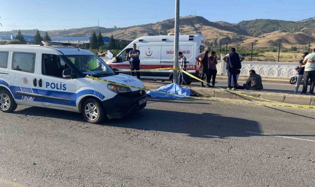 Manisa'nın Alaşehir ilçesinde lise öğrencisi 2 genç okul yolunda kaza g...