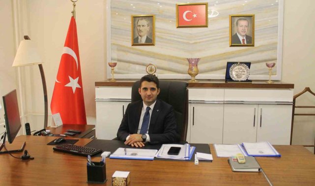 Manyas Kaymakamlığına atanan Emre Yeşil görevine başladı.
İçişleri Bakanlı...