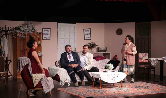 Merkezefendi Kent Tiyatrosu, 4.sezonuna da adeta muhteşem başladı. Sahnelen...