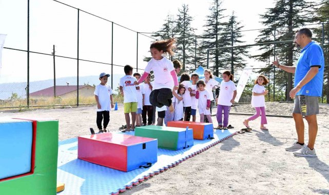 Mersin Büyükşehir Belediyesi Gençlik ve Spor Hizmetleri Dairesince, Cumhuri...