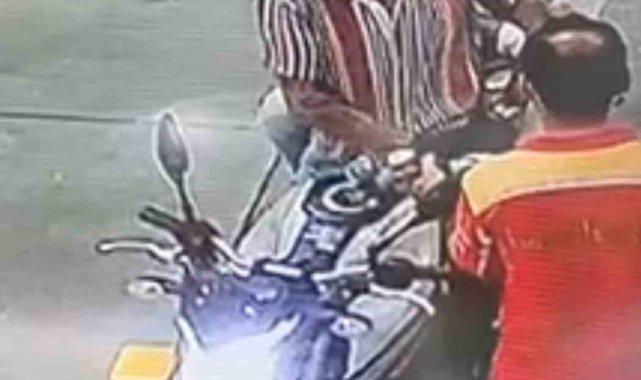 Mersin'in Erdemli ilçesinde, evin önünde park halindeki motosikleti çaldığı