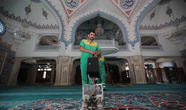 Mevlit Kandili dolayısıyla Zeytinburnu'ndaki tüm cami ve mescitler Zeyt...