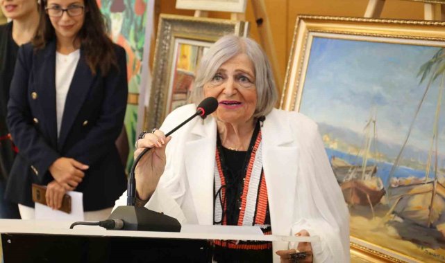 Muğla'nın Marmaris ilçesinde yaşayan avukat ve aynı zamanda yaptığı res...