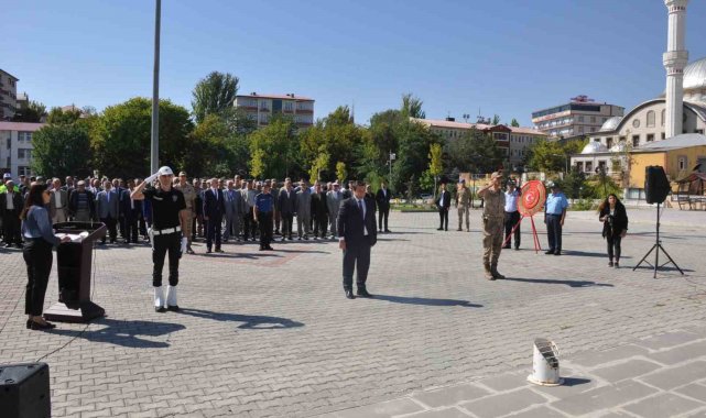 Muş'un Bulanık ilçesinde 19 Eylül Gaziler Günü dolayısıyla tören düzenl...
