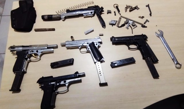 Osmaniye'de, çeşitli suçlardan aranan 2 şüpheli polis ekiplerinin yaptı...