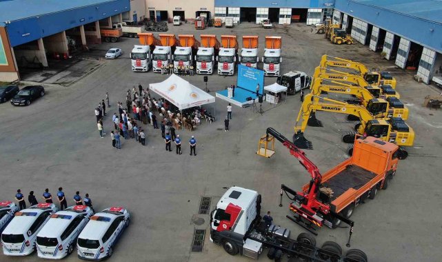 Samsun Büyükşehir Belediyesi, 7 kamyon, 4 ekskavatörü daha araç filosuna da...