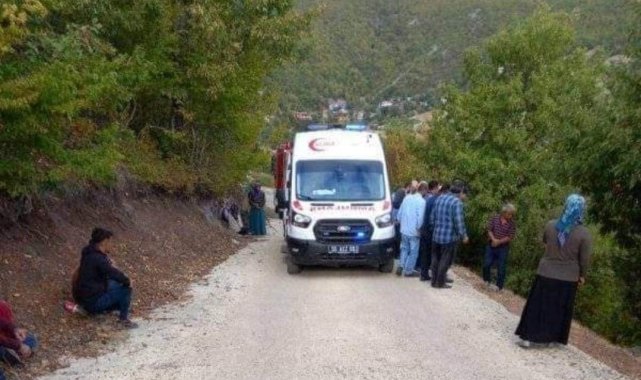 Samsun'un Vezirköprü ilçesinde traktörün devrildiği kazada 2 kişi hayat...