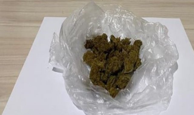 Sinop'ta durumundan şüphelenilerek durdurulan araçlardan 90 gram Afyon ...