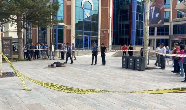 Tekirdağ Çerkezköy Cumhuriyet Meydanında sabah saatlerinde yürüdüğü esnada ...