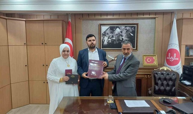 Tekirdağ'ın Çorlu ilçesinde görme engelli çiftin nikahı müftülükte kıyı...