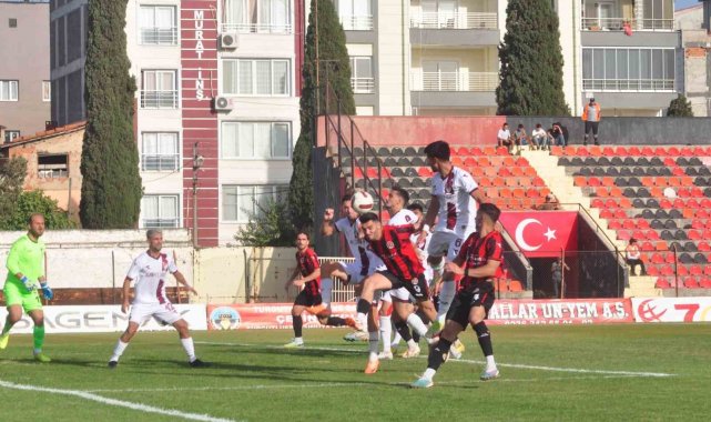 TFF 3. Lig 2. Grup'ta Elazığspor'u ağırlayan Turgutluspor karşılaşm...