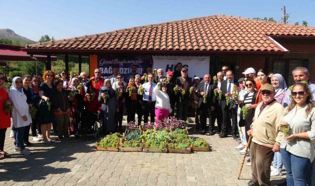 Tokat Gaziosmanpaşa Üniversitesi tarafından huzurevinde ikamet eden, palyat...