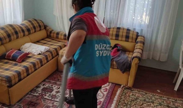 Ulusal Vefa programı çerçevesinde Düzce'de yaşlıların evlerinde temizli...