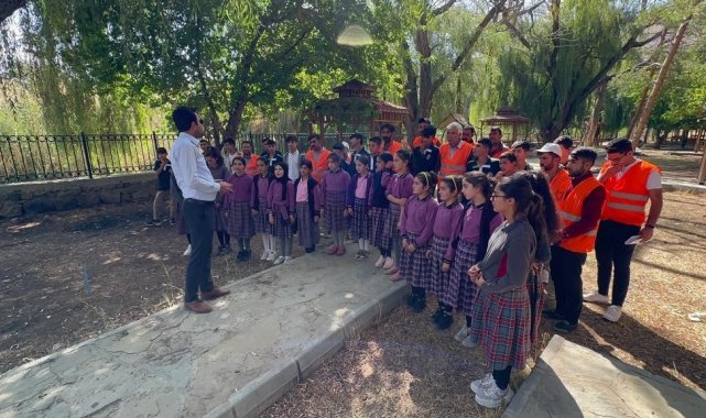 VAN (İHA) – Van'ın Muradiye Belediyesi, "16 Eylül Dünya Temizlik G...