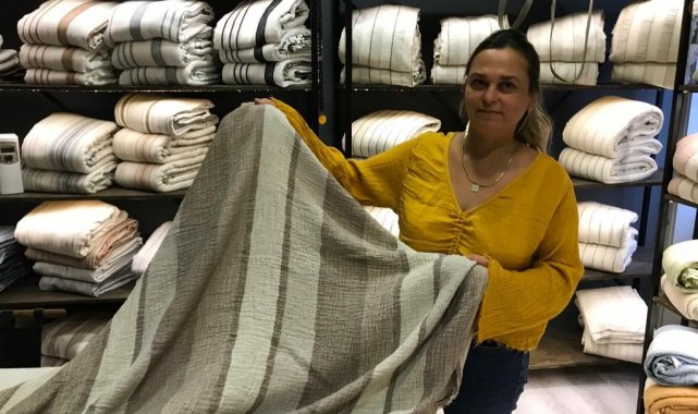 Yıllar önce çocuk bezi olarak kullanılan müslin kumaşından yapılan kıyafetl...