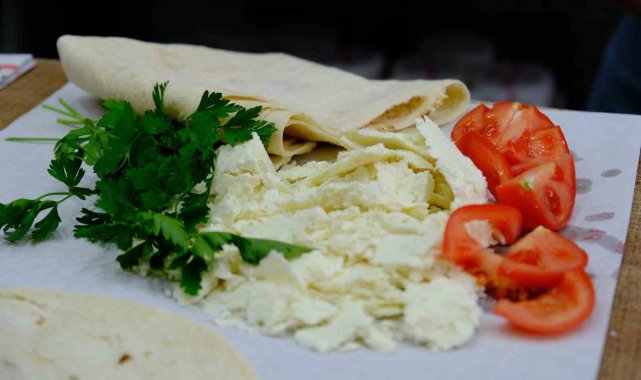 Yüksek rakımlı yaylalarda beslenen akkaraman koyunu ile kıl keçisinin sütün...