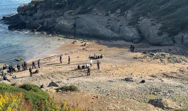Beykoz'da Riva'da balık tutmak için denize gelen Emrah Dinçer ve on...