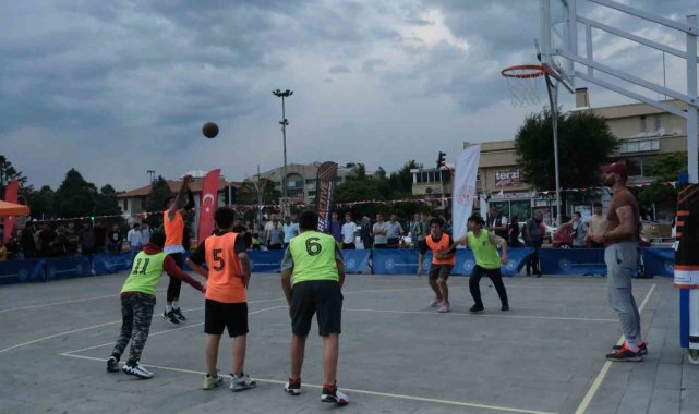 Erzincan'da 'Avrupa Spor Haftası Etkinlikleri' çerçevesinde 3x3...
