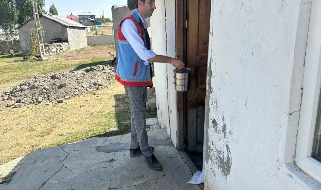 Hamur Kaymakamlığı, ilçe merkezinde yaşayan engelli, yaşlı ve yardıma muhta...