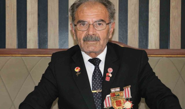 Kahramanmaraş'ta Kıbrıs gazisi şair, doğaçlama okuduğu şiirlerle İsrail...