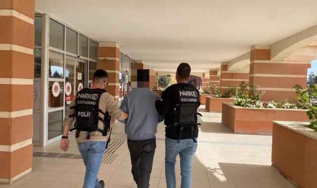 Kastamonu'nun Tosya ilçesinde evden ve otomobilden hırsızlık yaptığı ge...