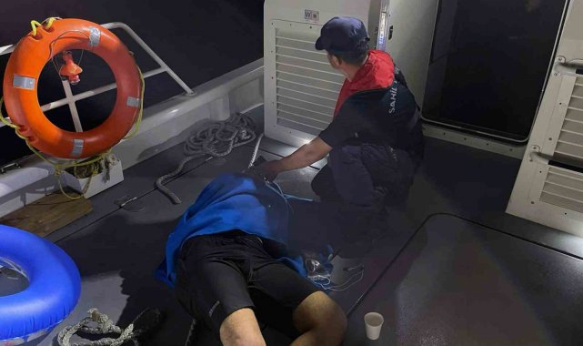 Muğla'nın Datça ilçesinde yasa dışı yollardan yüzerek Yunanistan'a ...