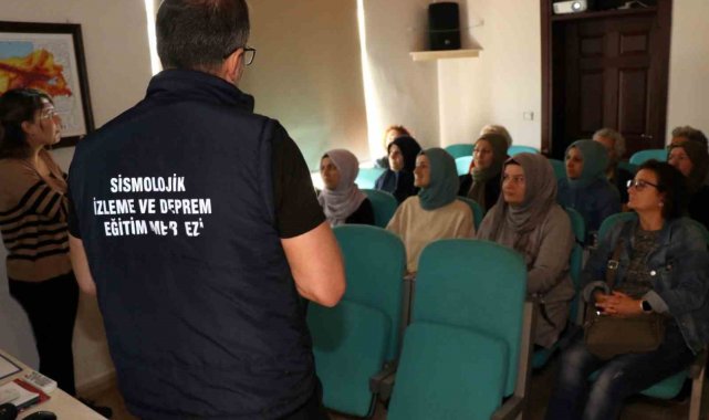 Afete hazırlık çalışmalarının hız kesmeden sürdüğü Kocaeli'de, işitme e...