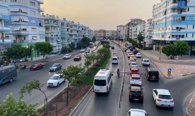 Antalya'da motorlu kara taşıtları sayısı 2023 Ekim ayı itibarıyla 661 b...