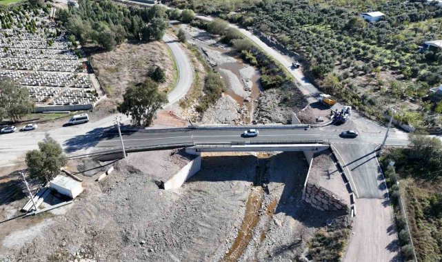 Aşırı yağışlarda sele neden olan ve olası bir depremde çökme riski oluştura...
