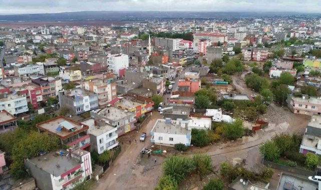 Batman'da selden etkilenen vatandaşların yaraları sarılıyor. Valilik So...
