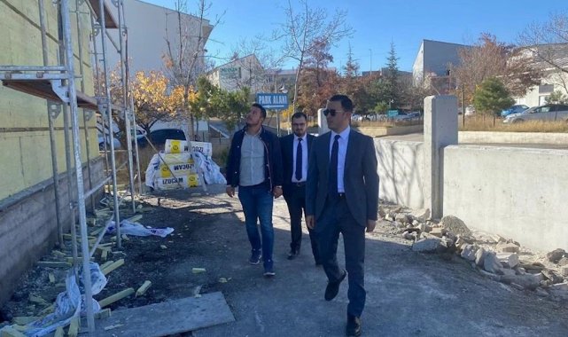 Bitlis'in Tatvan ilçesinde hayırsever iş adamlarından M. Zeki Peker tar...