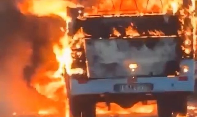 Bursa'da mevsimlik işçi taşıyan servis aracı seyir halindeyken alev ale...