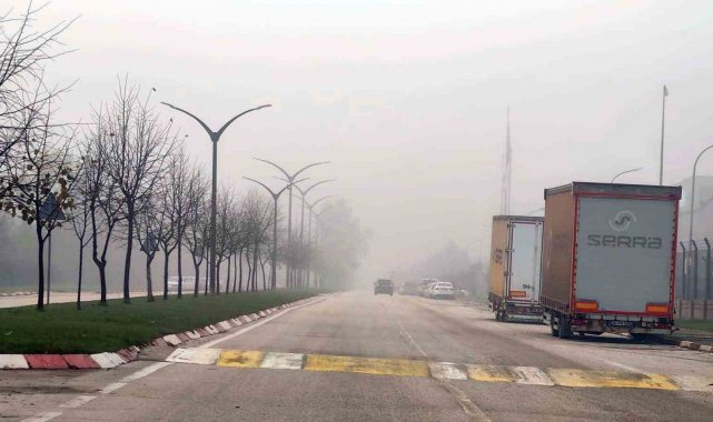 İnegöl ilçesinde sis etkili oldu