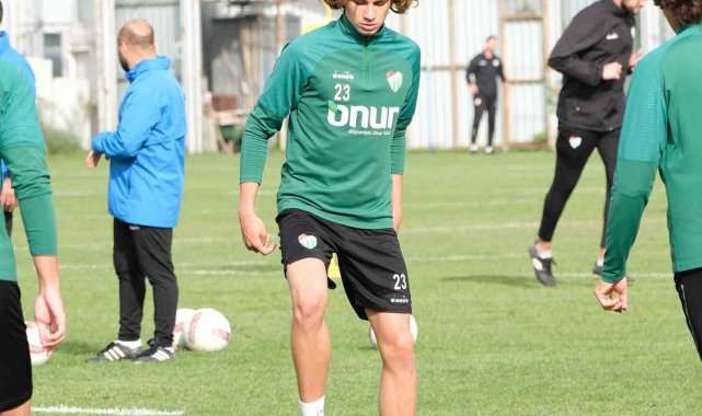 Bursaspor, Zonguldak Kömürspor maçı hazırlıklarını bugün yaptığı antrenmanl...