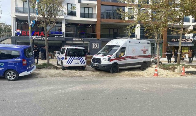 Büyükçekmece'de 72 yaşındaki kadın kaldırım çalışması sırasında geri ma...