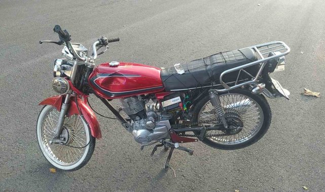 Çorum'da motosiklet ile ticari aracın çarpışması sonucu meydana gelen t...