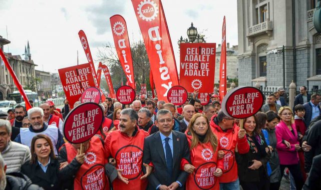 Cumhuriyet Halk Partisi (CHP) Genel Başkanı Özgür Özel, İYİ Parti Genel Baş...