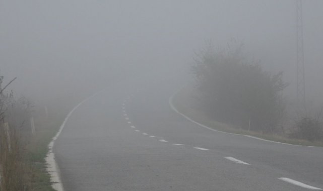 Kırklareli'nde sabah saatlerinde etkili olan sis sebebiyle görüş mesafe...