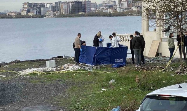 Küçükçekmece Gölünde, 30 yaşlarında bir erkek cesedi bulundu. Polis ekipler...