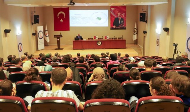 Kütahya Dumlupınar Üniversitesinde (DPÜ) Prof. Dr. Yılmaz Karadeniz'in ...