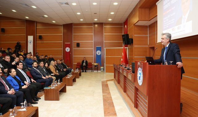 Pamukkale Üniversitesi (PAÜ) tarafından düzenlenen Dünya Düzeni ve Türkiye ...